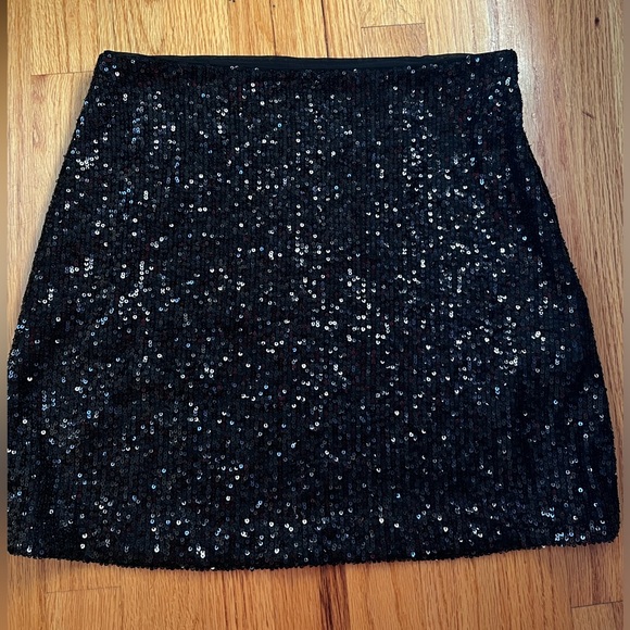 Banana Republic Dresses & Skirts - Black sequin skirt